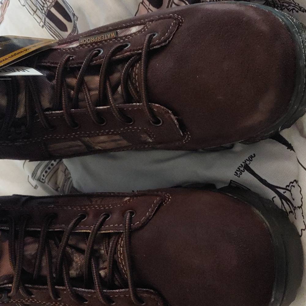 Boots - Picture 3 of 7